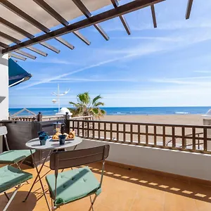 Apartment Home2book Charming Seashell Beachview, Playa Honda (Lanzarote)
